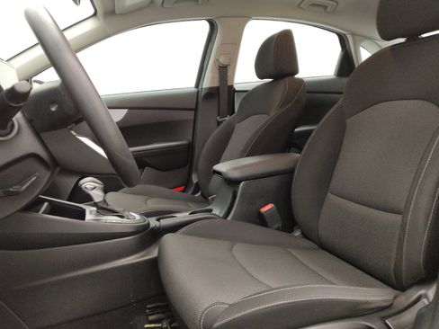 Used 2022 Kia Forte LXS image 17