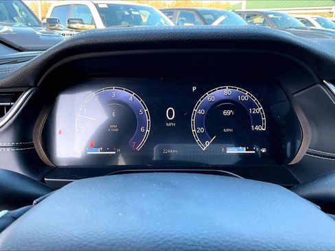 Used 2025 Jeep Grand Cherokee Limited image 17