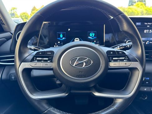 Used 2021 Hyundai Elantra SEL w/ Convenience Package FWD image 25