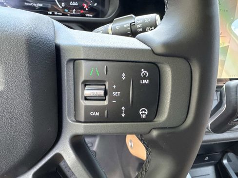 New 2026 Land Rover Defender 110 X-Dynamic SE AWD/4WD image 29