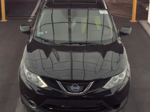 Used 2019 Nissan Rogue Sport SL w/ Premium Package image 2