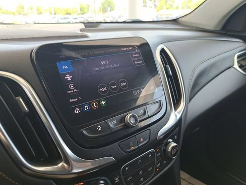 Used 2022 Chevrolet Equinox Premier AWD/4WD image 10