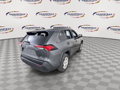 Used 2021 Toyota RAV4 LE AWD/4WD image 8