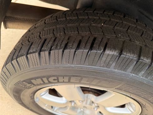 Used 2012 Ford Escape Limited image 21