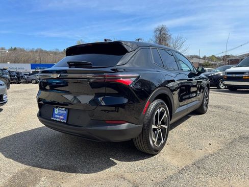 Used 2025 Chevrolet Equinox EV LT image 6