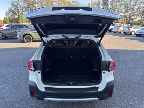 Used 2021 Subaru Outback Touring w/ Popular Package #2 image 10