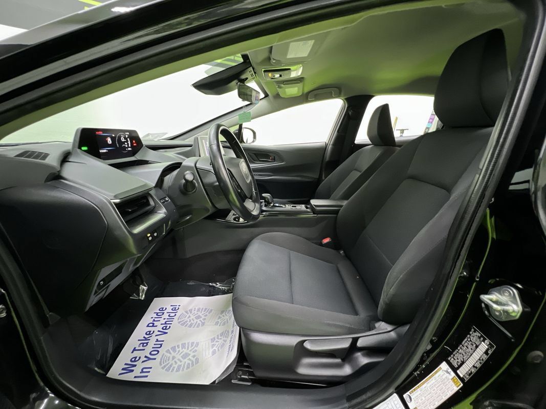 Used 2023 Toyota Prius LE FWD image 17