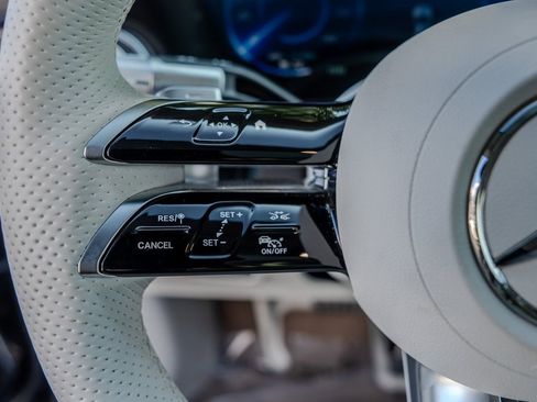 Used 2023 Mercedes-Benz EQS 580 4MATIC Sedan image 6