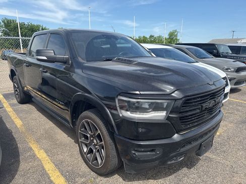 Used 2019 RAM 1500 Laramie AWD/4WD image 9