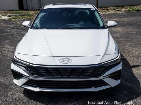 Used 2025 Hyundai Elantra Limited FWD image 6