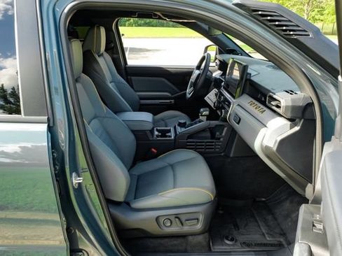 Used 2025 Toyota 4Runner Trailhunter AWD/4WD image 39