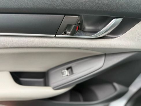 Used 2019 Honda Accord LX image 22