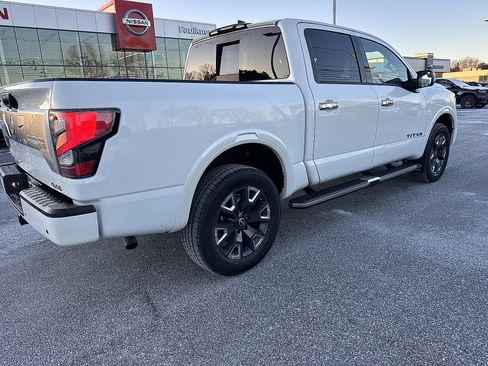 Certified 2024 Nissan Titan Platinum Reserve w/ Moonroof Package image 3