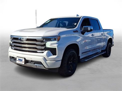 Used 2022 Chevrolet Silverado 1500 High Country image 3