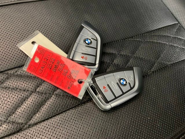Used 2022 BMW 750i xDrive w/ Executive Package AWD/4WD image 46