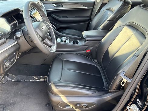Used 2023 Jeep Grand Cherokee 4WD 4xe image 23