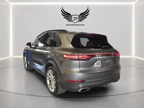 Used 2023 Porsche Cayenne AWD/4WD image 5