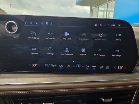 Used 2026 Chevrolet Tahoe High Country AWD/4WD image 23