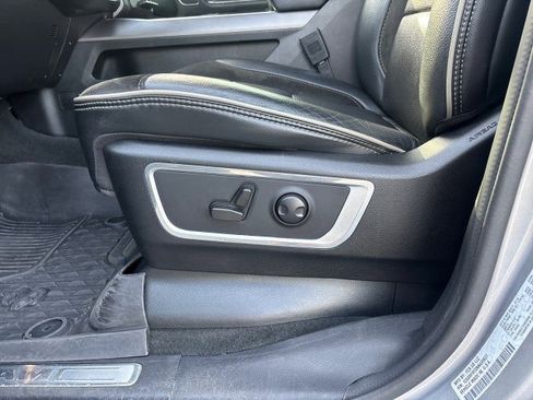 Used 2022 RAM 1500 Laramie AWD/4WD image 13
