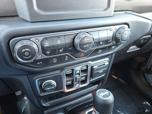 Used 2019 Jeep Wrangler Unlimited Sport S image 24