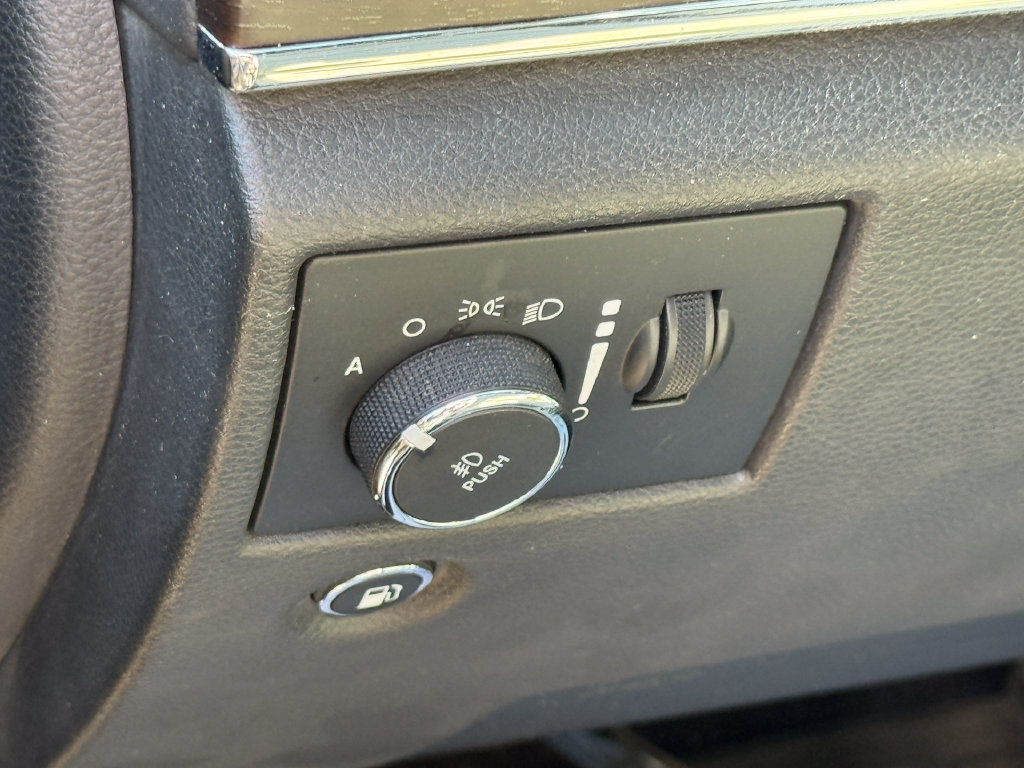 Used 2018 Jeep Grand Cherokee Limited RWD image 11