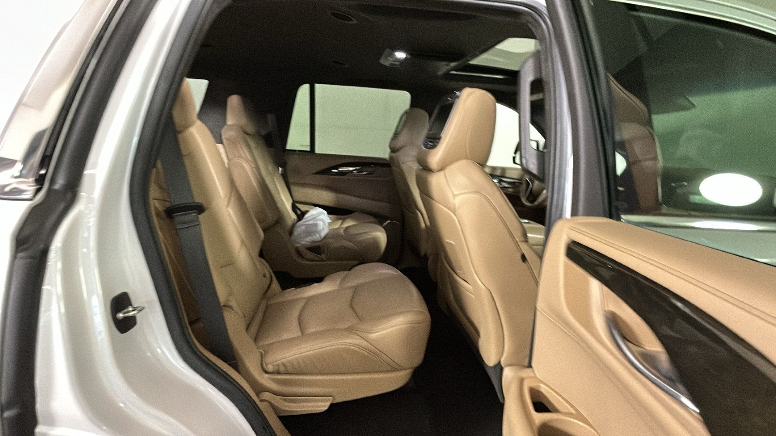 Used 2019 Cadillac Escalade Platinum RWD image 34