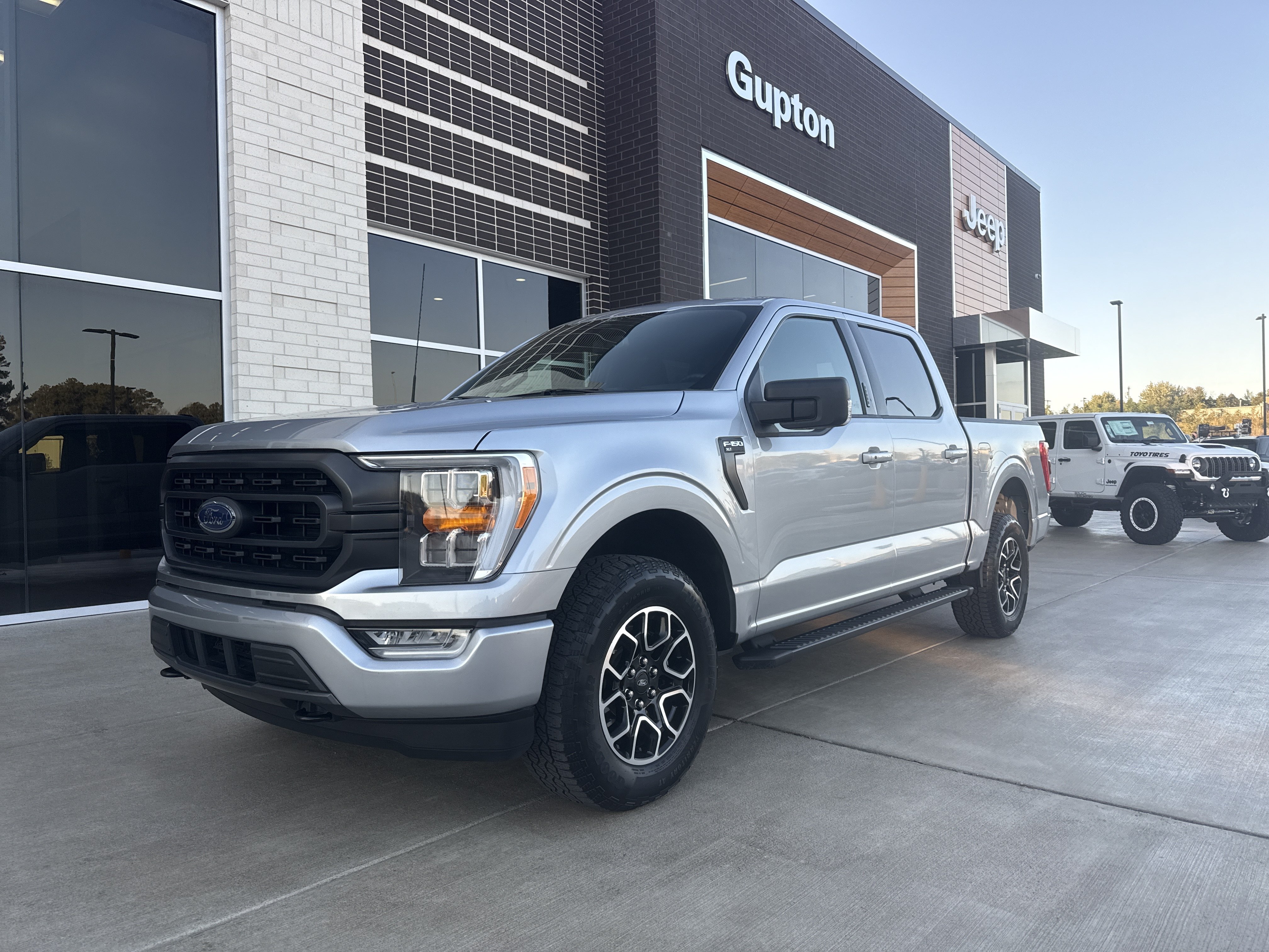 Used 2022 Ford F150 XLT w/ Equipment Group 302A High AWD/4WD 360° Tour