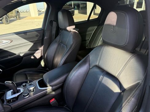 Used 2022 Alfa Romeo Giulia Ti image 15
