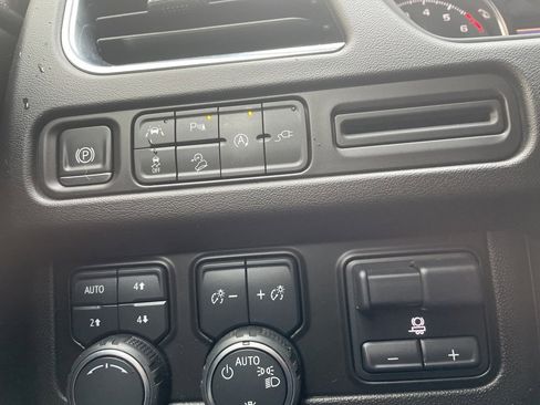 Used 2021 Chevrolet Tahoe Z71 w/ Z71 Signature Package image 25