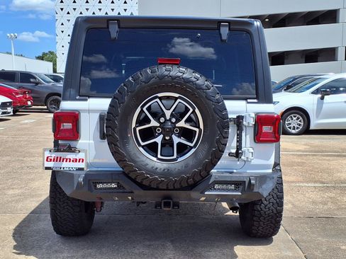 Used 2024 Jeep Wrangler Unlimited Rubicon w/ Convenience Group AWD/4WD image 26