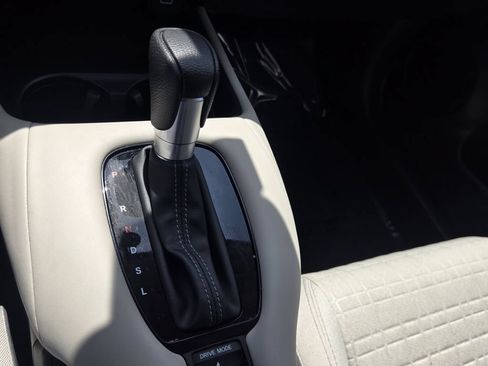 Certified 2025 Honda HR-V LX image 18