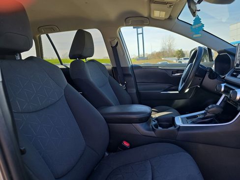 Used 2021 Toyota RAV4 XLE image 14