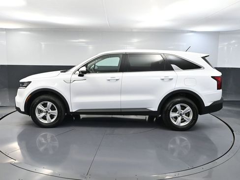 Used 2023 Kia Sorento LX AWD/4WD image 8