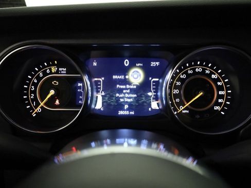 Used 2023 Jeep Gladiator Mojave w/ Cold Weather Group image 15