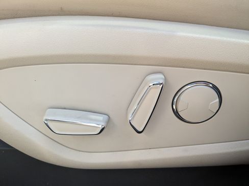 Used 2020 Lincoln Nautilus FWD w/ Equipment Group 101A image 18