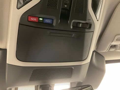 Used 2025 Subaru Outback Premium w/ Popular Package #1A image 17