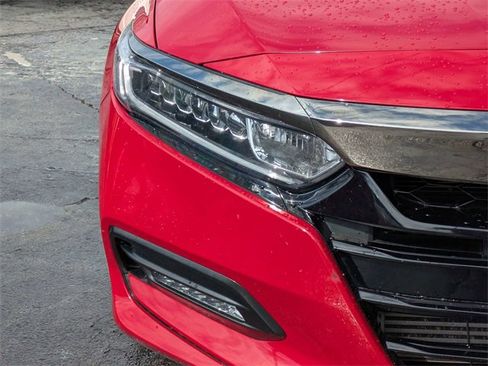 Used 2019 Honda Accord Sport image 9