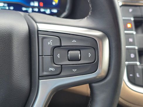 Used 2024 Chevrolet Suburban Premier image 33