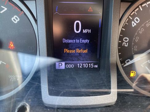 Used 2019 Toyota Tacoma TRD Sport AWD/4WD image 19