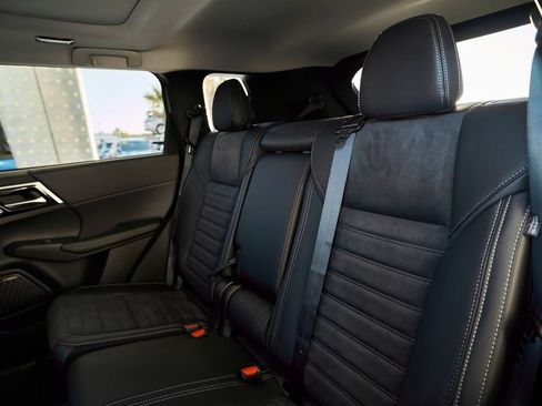 New 2026 Mitsubishi Outlander SE image 30