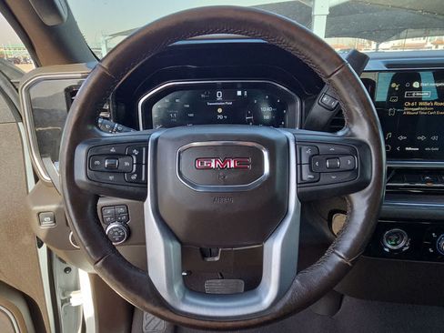 Used 2023 GMC Sierra 1500 SLT AWD/4WD image 19