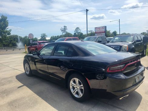 Used 2022 Dodge Charger SXT RWD image 25