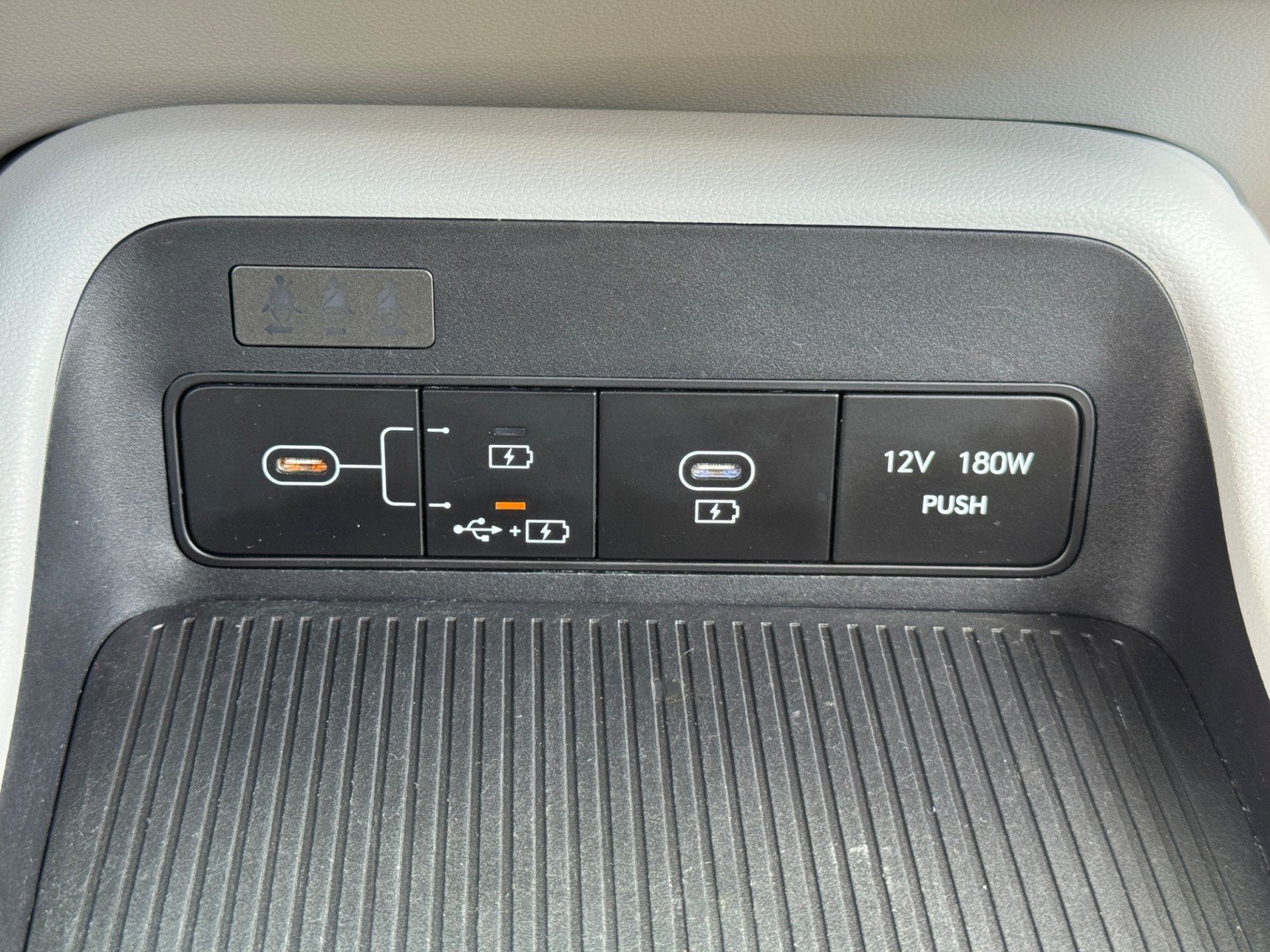 Used 2024 Hyundai Kona SEL FWD image 27