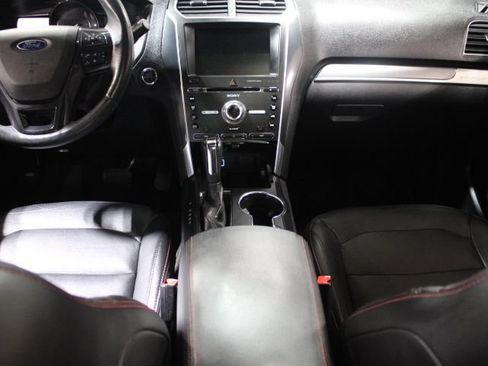 Used 2018 Ford Explorer Sport AWD/4WD image 33