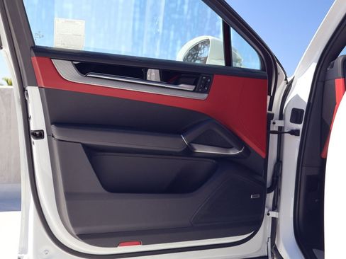 New 2026 Porsche Cayenne Coupe image 13