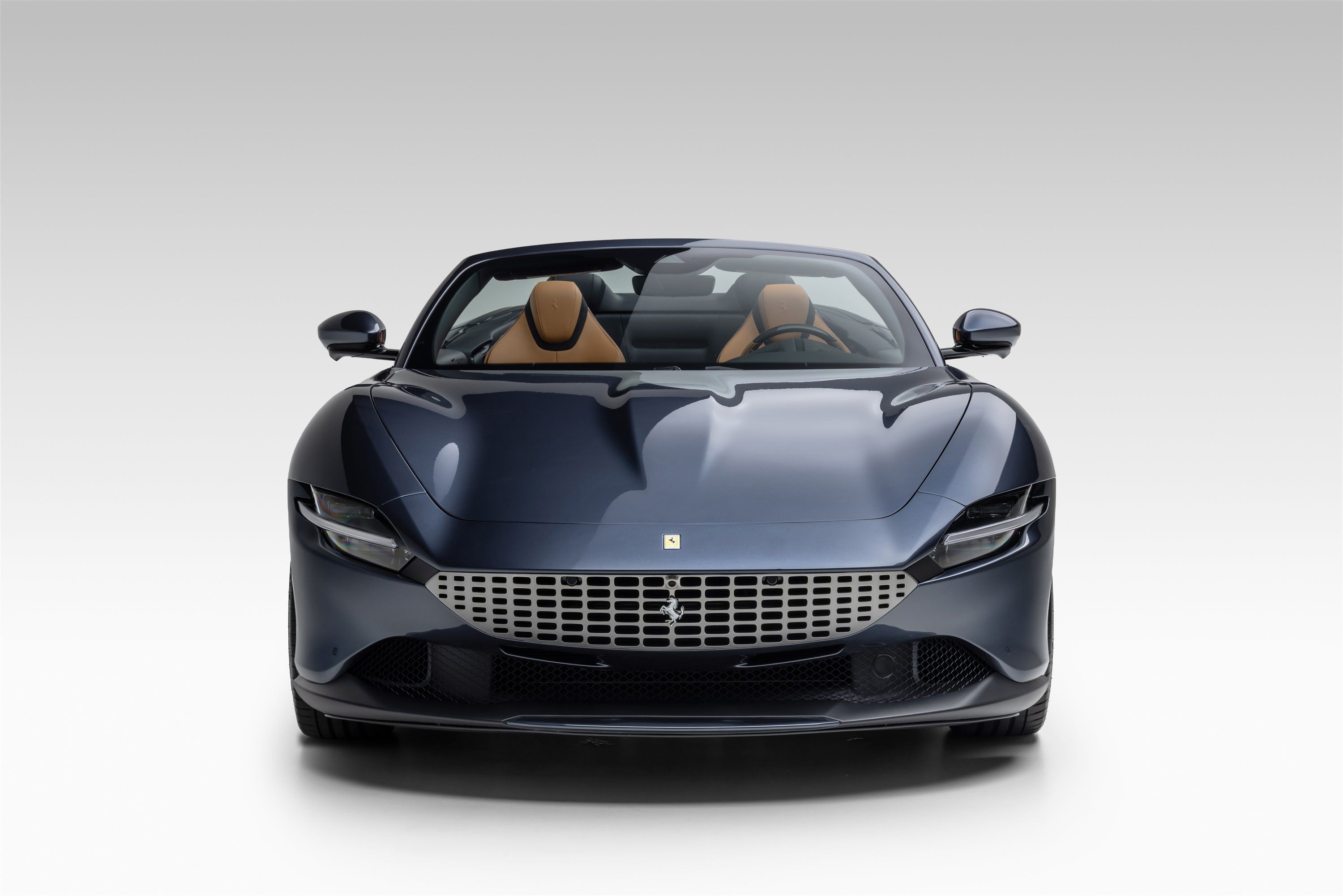 Certified 2025 Ferrari Roma Spider RWD image 5