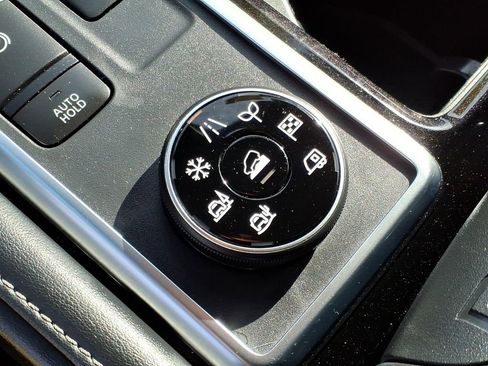 Certified 2023 Nissan Pathfinder SV AWD/4WD image 15