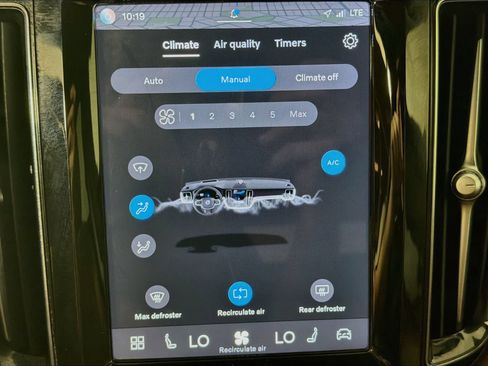 Certified 2024 Volvo XC60 B5 Plus AWD/4WD image 17