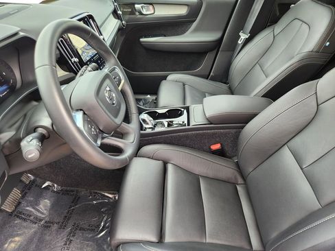 New 2025 Volvo XC40 B5 Plus w/ Protection Package Premier image 4