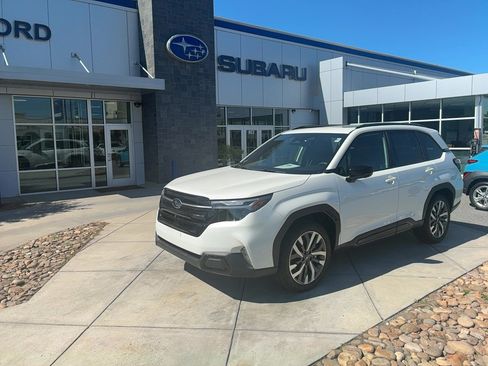 Used 2026 Subaru Forester Touring AWD/4WD image 2